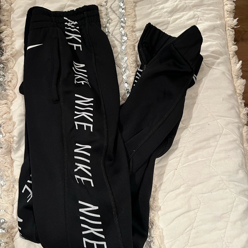 Nike Women’s Small Dri-fit Sweatpants